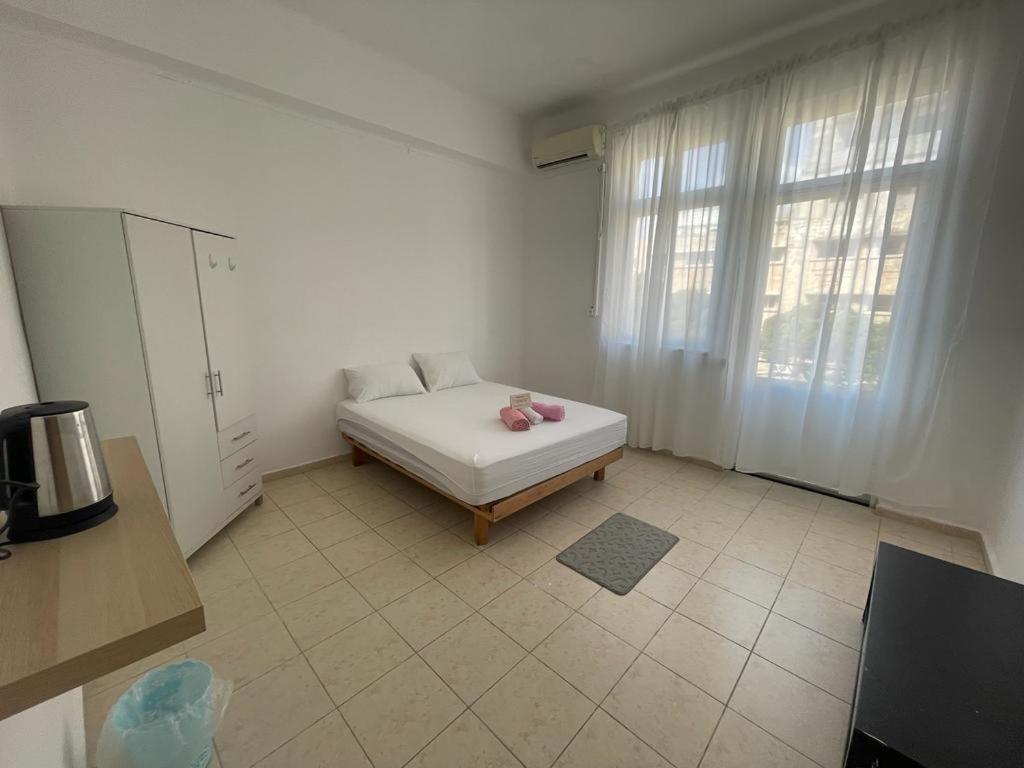 Godson Guest House Down Town Haifa Buitenkant foto