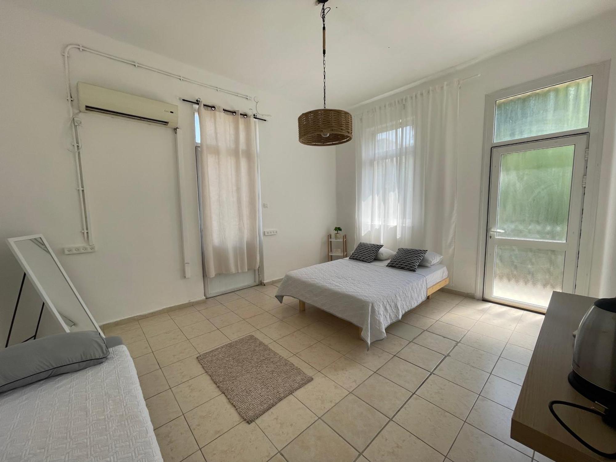 Godson Guest House Down Town Haifa Buitenkant foto